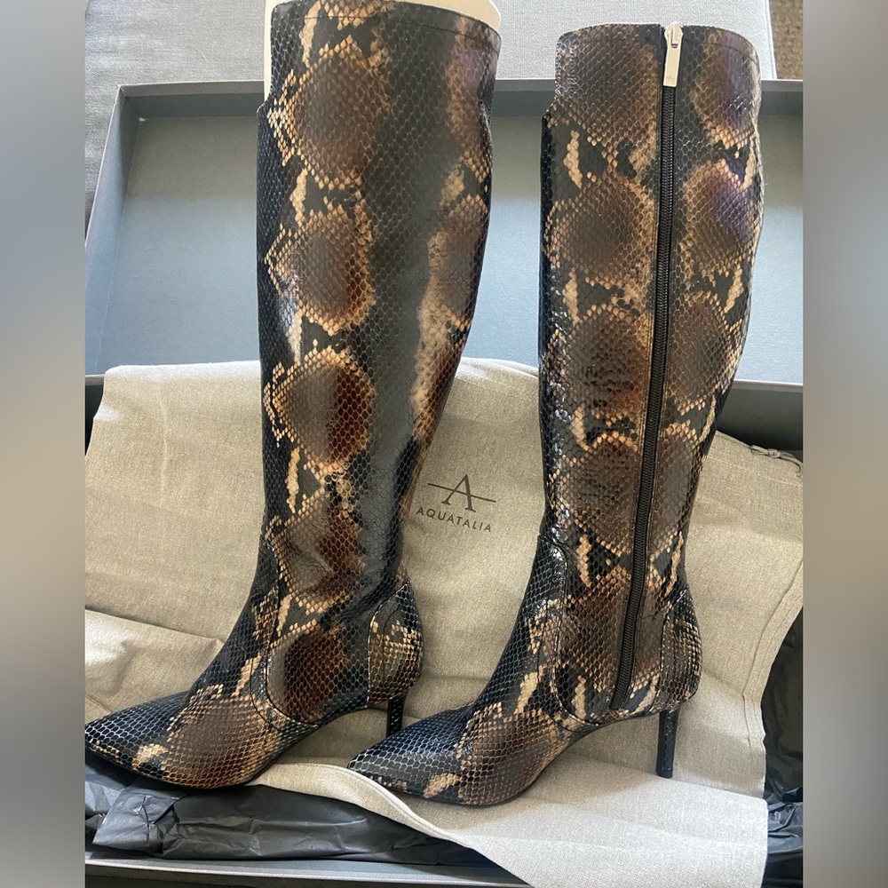 Aquaitalia Boots
NIB
